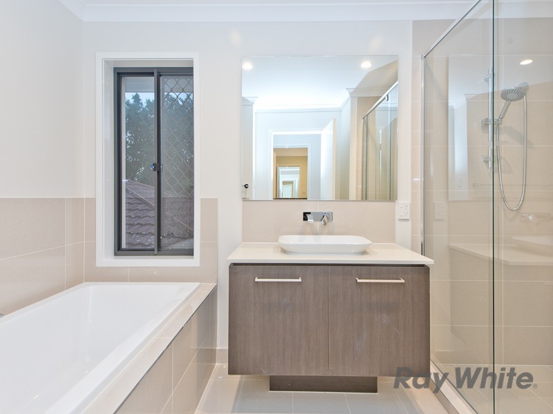 24 Larwill Avenue, Northgate QLD 4013