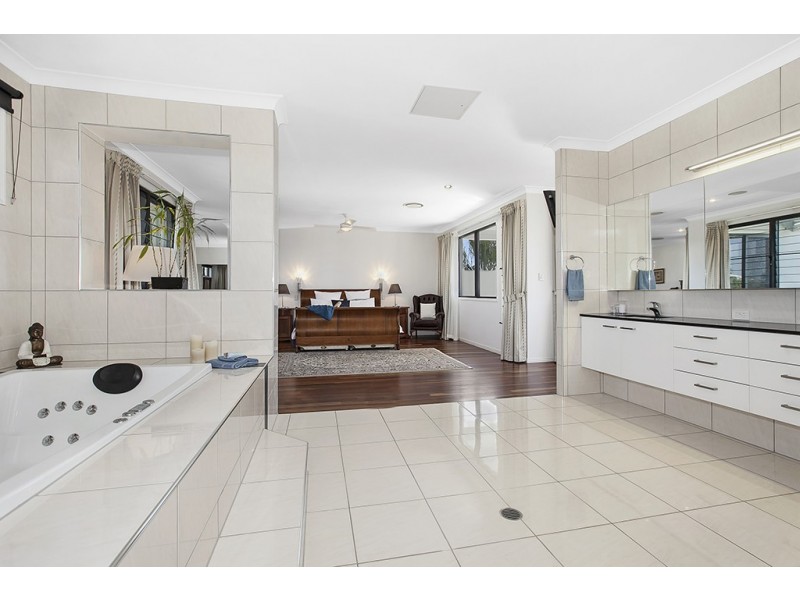 40 North Point, Banksia Beach QLD 4507