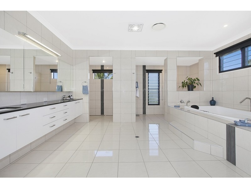40 North Point, Banksia Beach QLD 4507