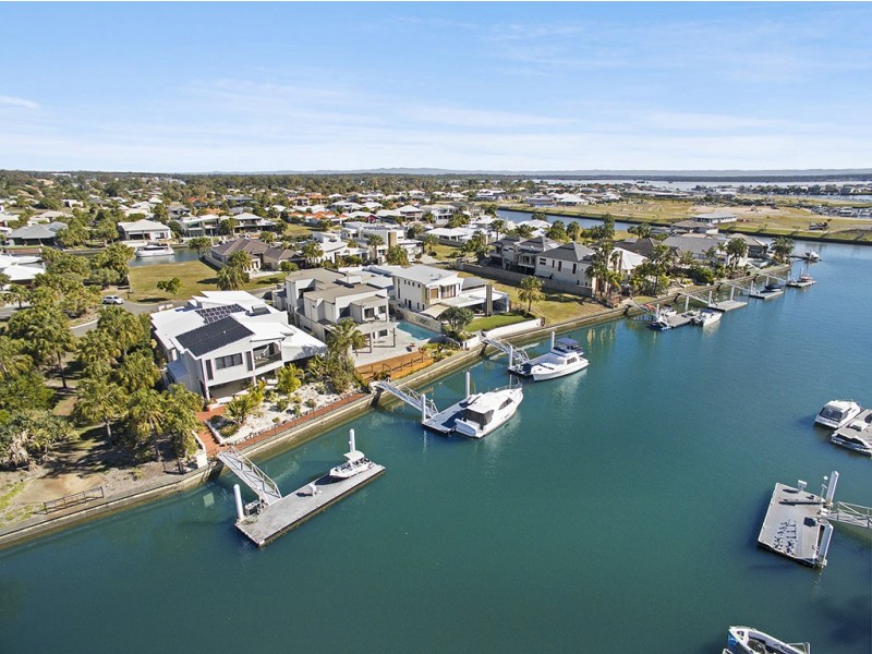 40 North Point, Banksia Beach QLD 4507