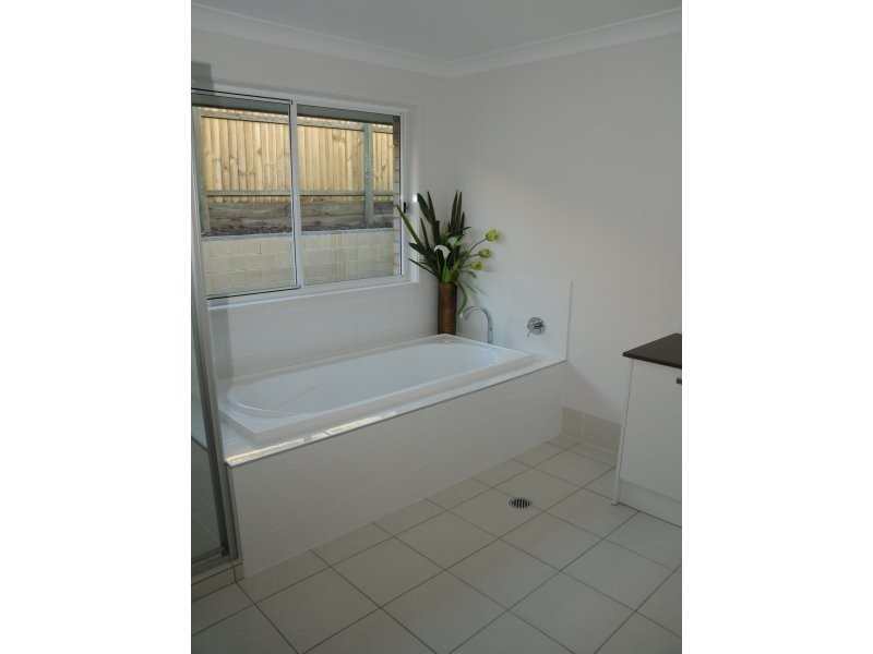 5 Perrins Close, Warner QLD 4500