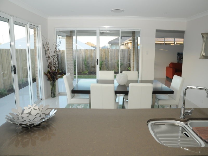 5 Perrins Close, Warner QLD 4500