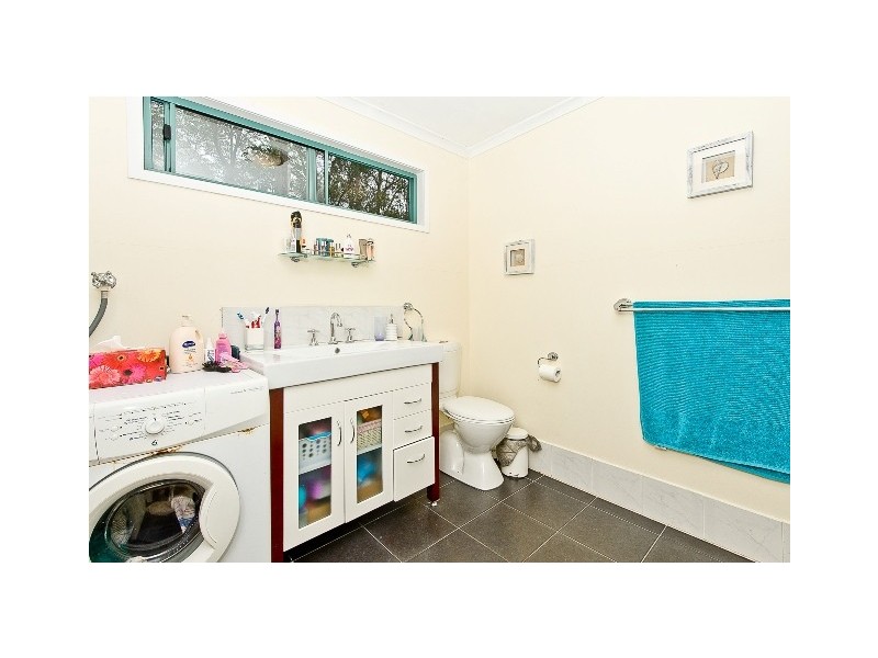 8 Lakeview Court, Joyner QLD 4500