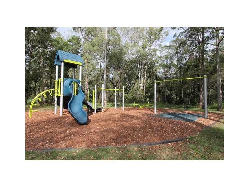 8 Lakeview Court, Joyner QLD 4500