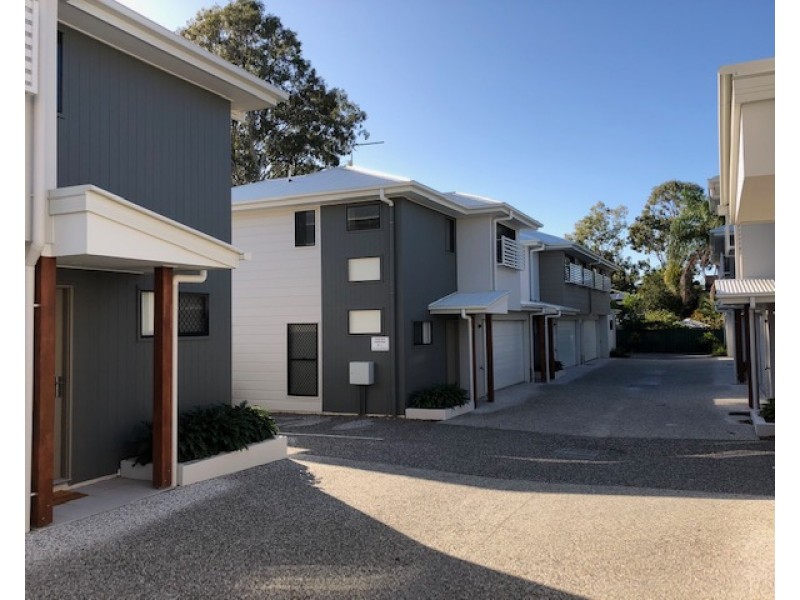 100 Spitfire Avenue, Strathpine QLD 4500