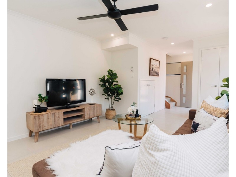 100 Spitfire Avenue, Strathpine QLD 4500