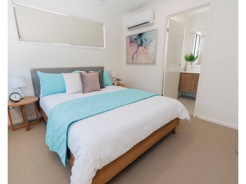 100 Spitfire Avenue, Strathpine QLD 4500