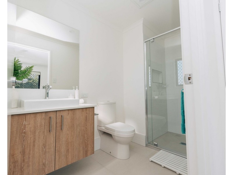 100 Spitfire Avenue, Strathpine QLD 4500