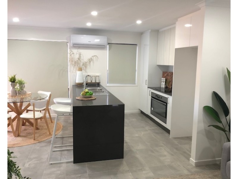 100 Spitfire Avenue, Strathpine QLD 4500