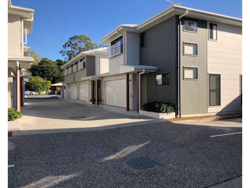 100 Spitfire Avenue, Strathpine QLD 4500