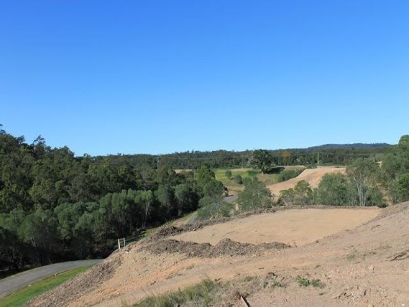 35 Hacker Road, Cashmere QLD 4500