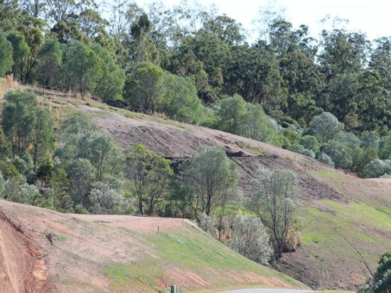 35 Hacker Road, Cashmere QLD 4500