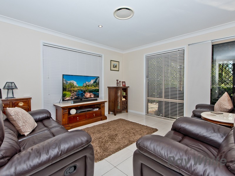 2 Rosevale Place, Warner QLD 4500