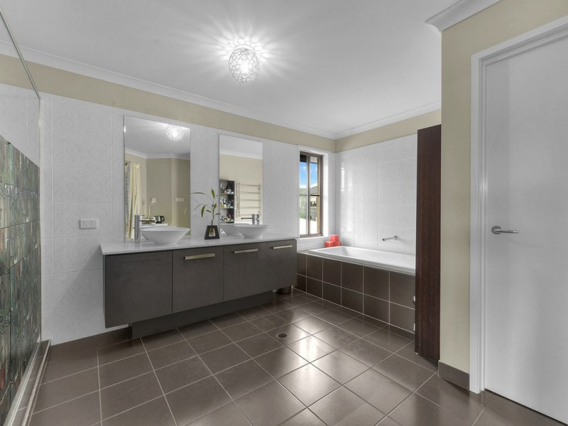 48 Caspian Parade, Warner QLD 4500