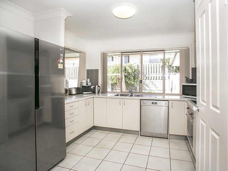 15 Hillary Drive, Warner QLD 4500