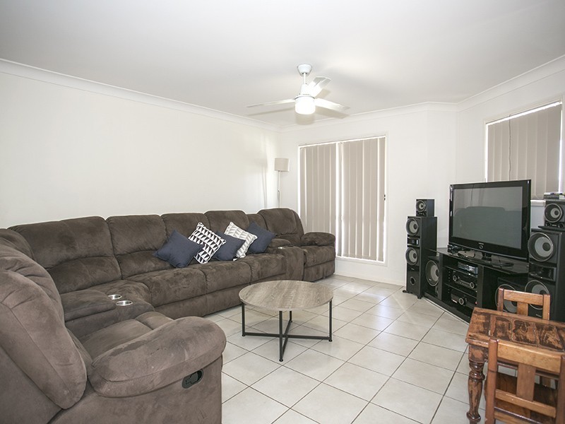 15 Hillary Drive, Warner QLD 4500