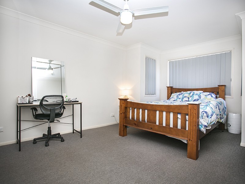 15 Hillary Drive, Warner QLD 4500