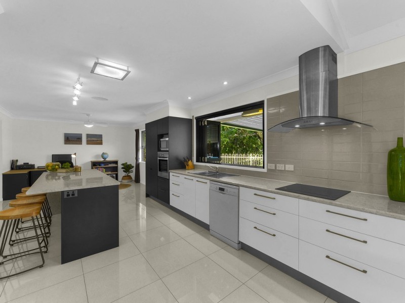 5 Carroo Court, Albany Creek QLD 4035