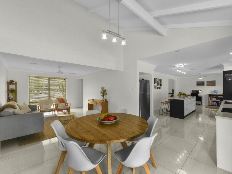 5 Carroo Court, Albany Creek QLD 4035