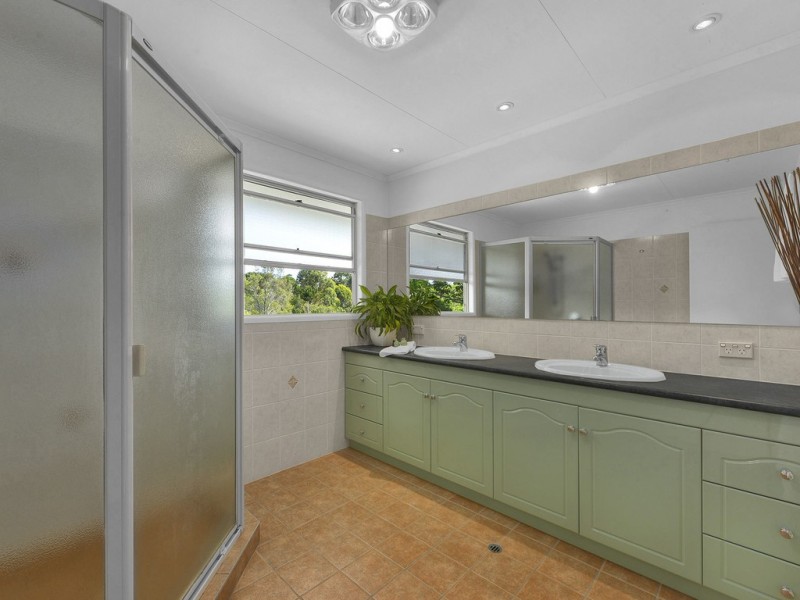 5 Carroo Court, Albany Creek QLD 4035