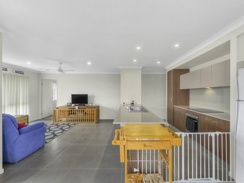 27 Brisbane Road, Warner QLD 4500