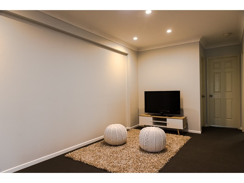 2/9 Lady Bowen Parade, Rothwell QLD 4022