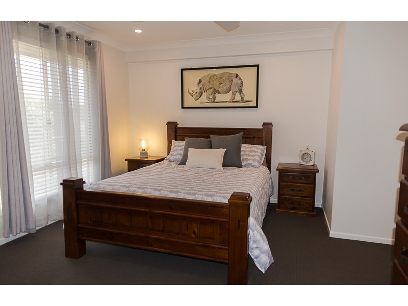 2/9 Lady Bowen Parade, Rothwell QLD 4022