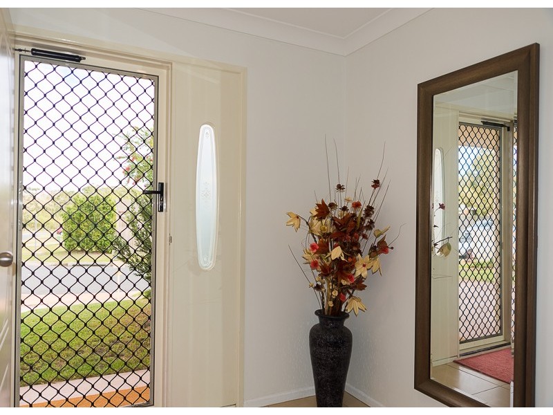 2/9 Lady Bowen Parade, Rothwell QLD 4022