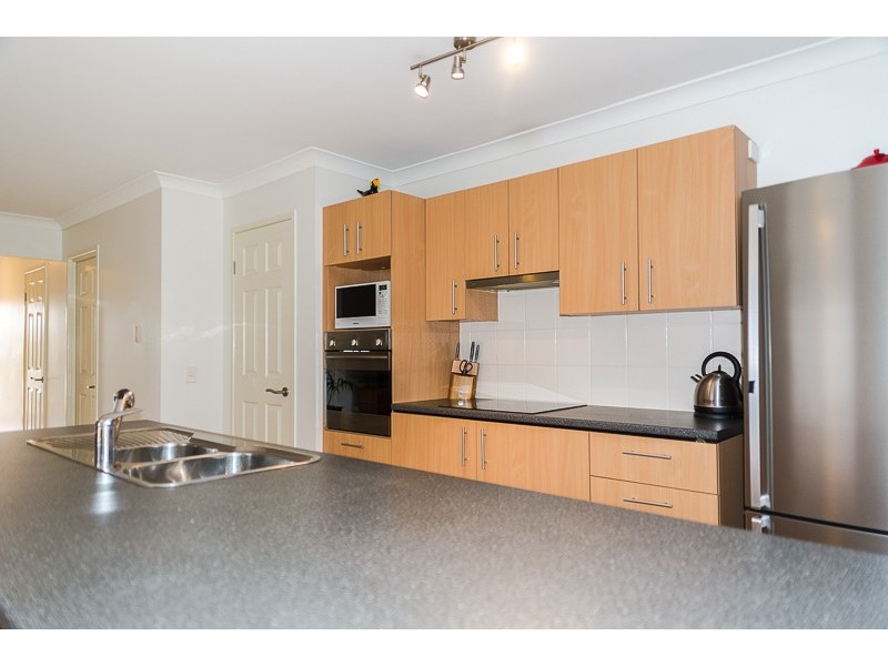 2/9 Lady Bowen Parade, Rothwell QLD 4022