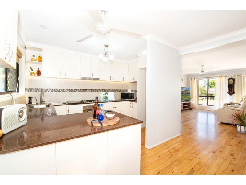 5 Bayeau Court, Petrie QLD 4502