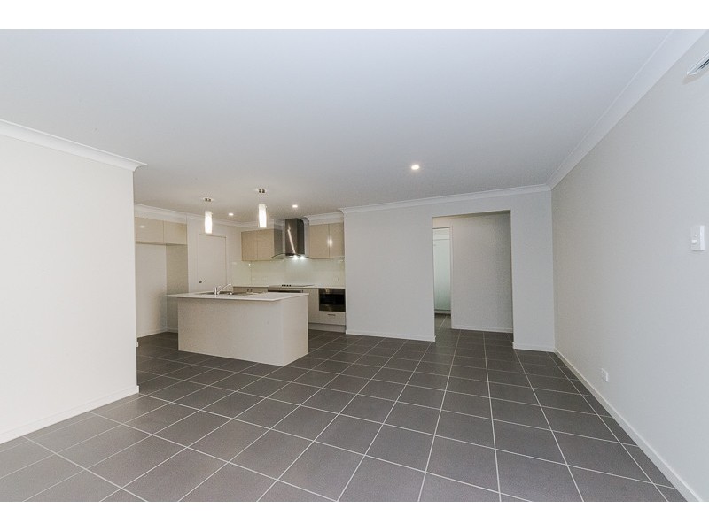 9 Gordon Circuit, Warner QLD 4500