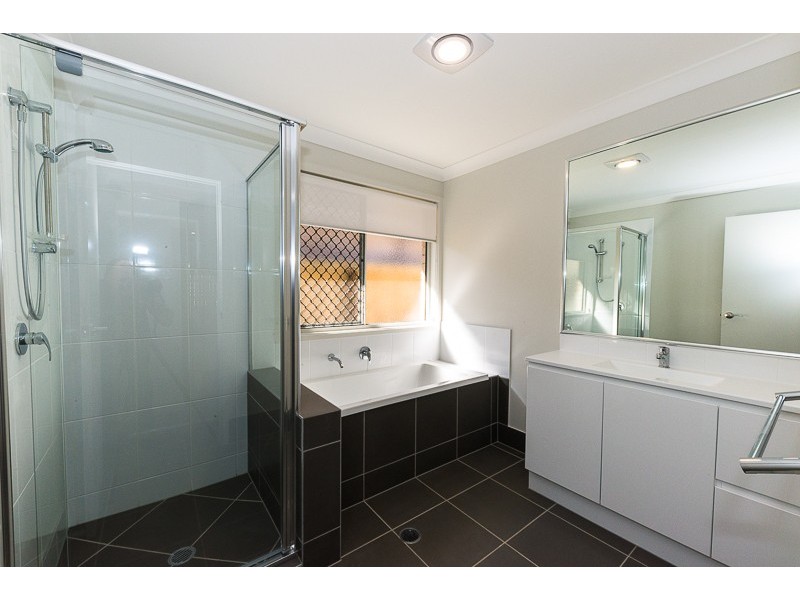 9 Gordon Circuit, Warner QLD 4500