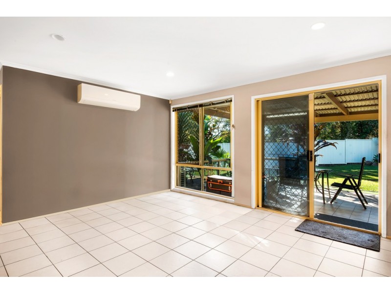 7 Blue Mountain Crescent, Warner QLD 4500