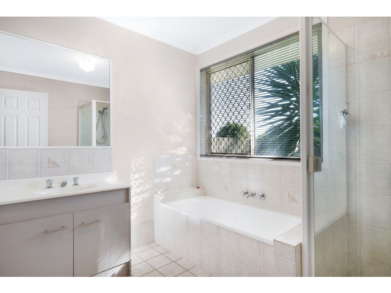 7 Blue Mountain Crescent, Warner QLD 4500