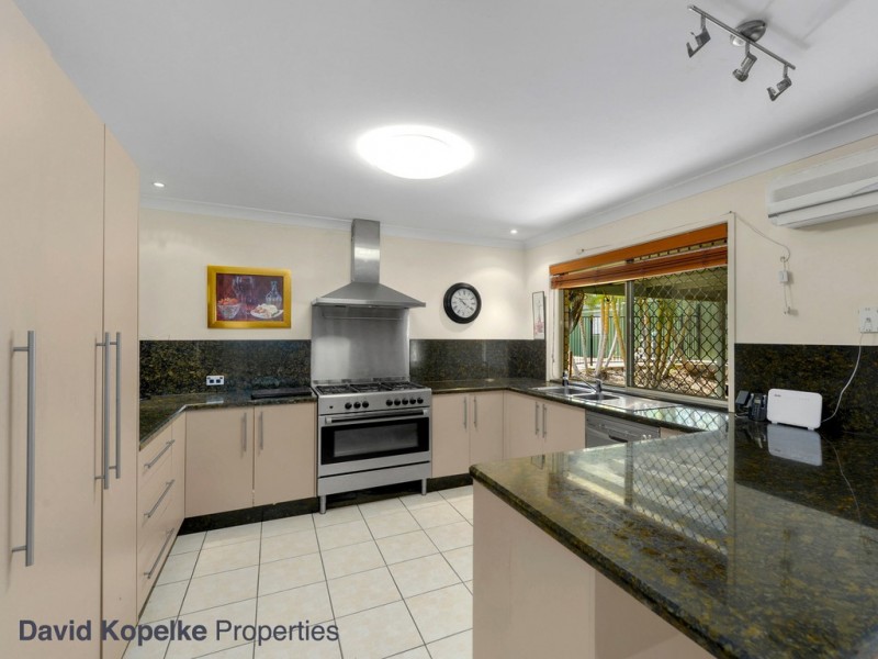 17 Blue Mountain Crescent, Warner QLD 4500