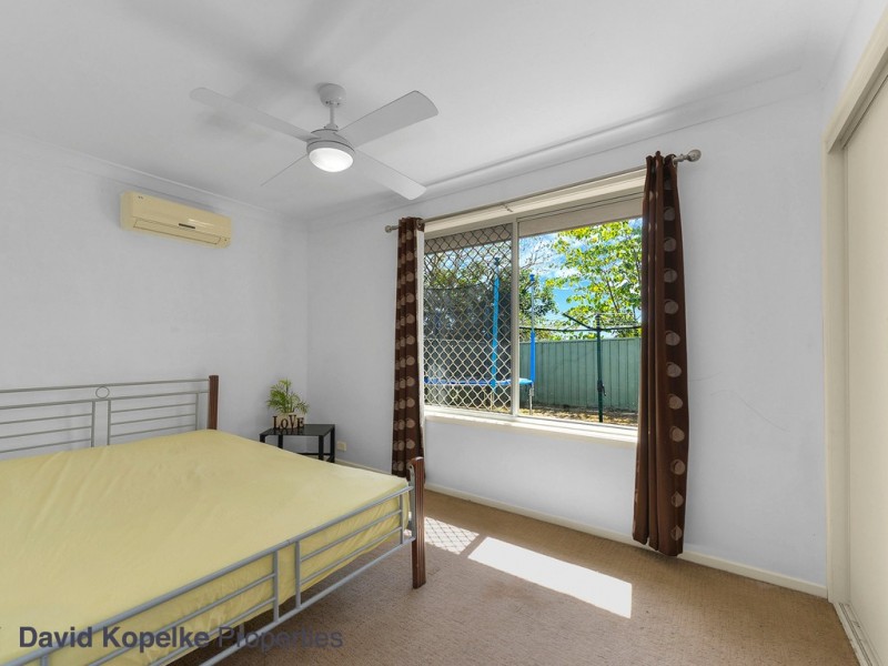 17 Blue Mountain Crescent, Warner QLD 4500