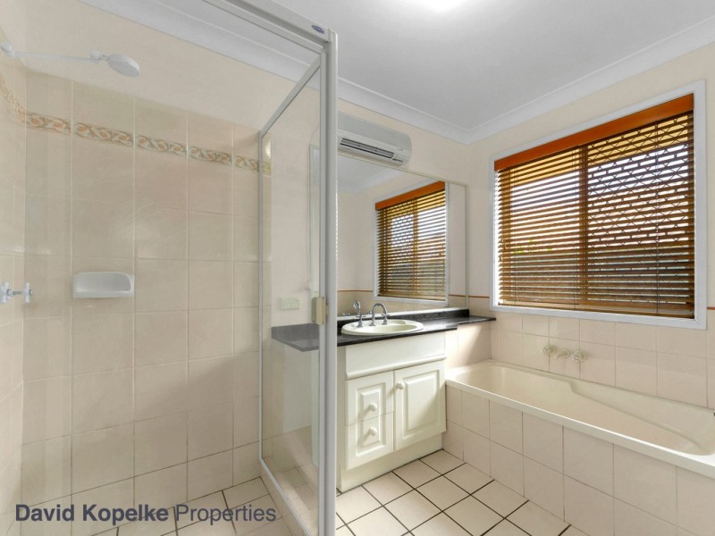 17 Blue Mountain Crescent, Warner QLD 4500