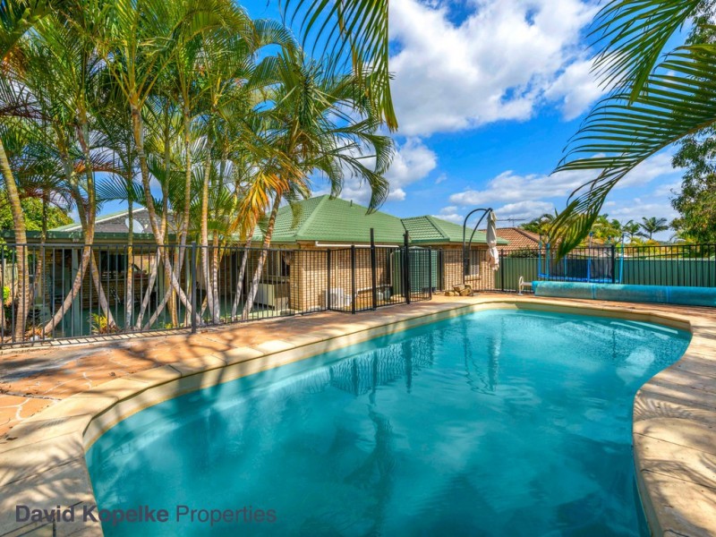 17 Blue Mountain Crescent, Warner QLD 4500