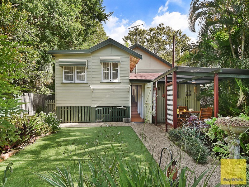 24 Lower Brighton Terrace, Sandgate QLD 4017