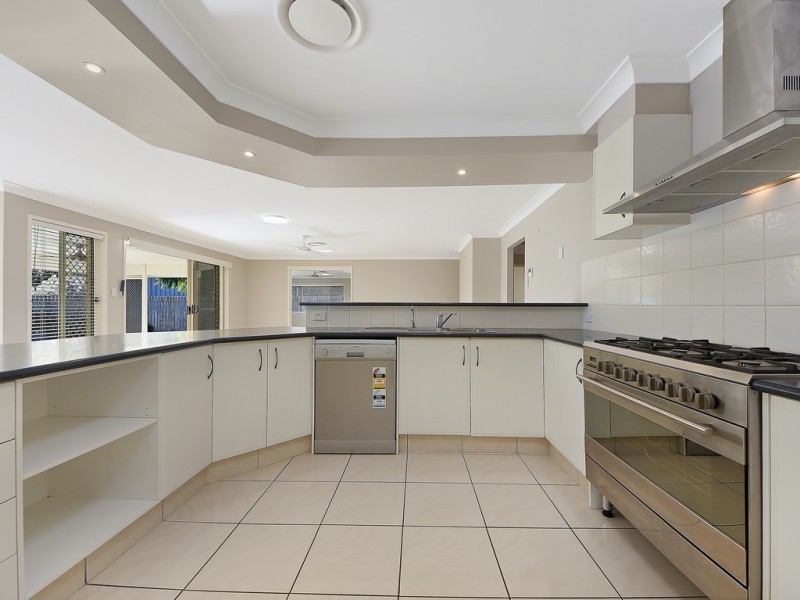 8 Fir Place, Warner QLD 4500