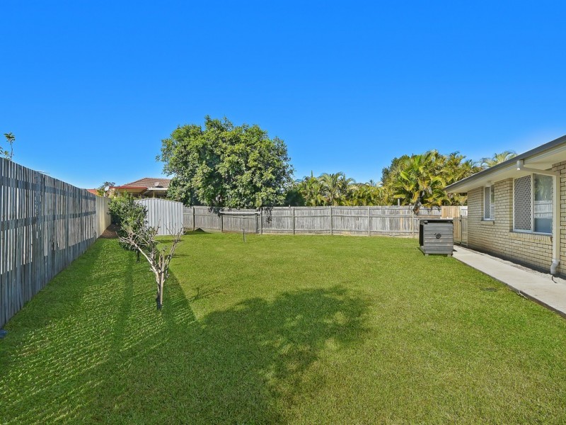 8 Fir Place, Warner QLD 4500