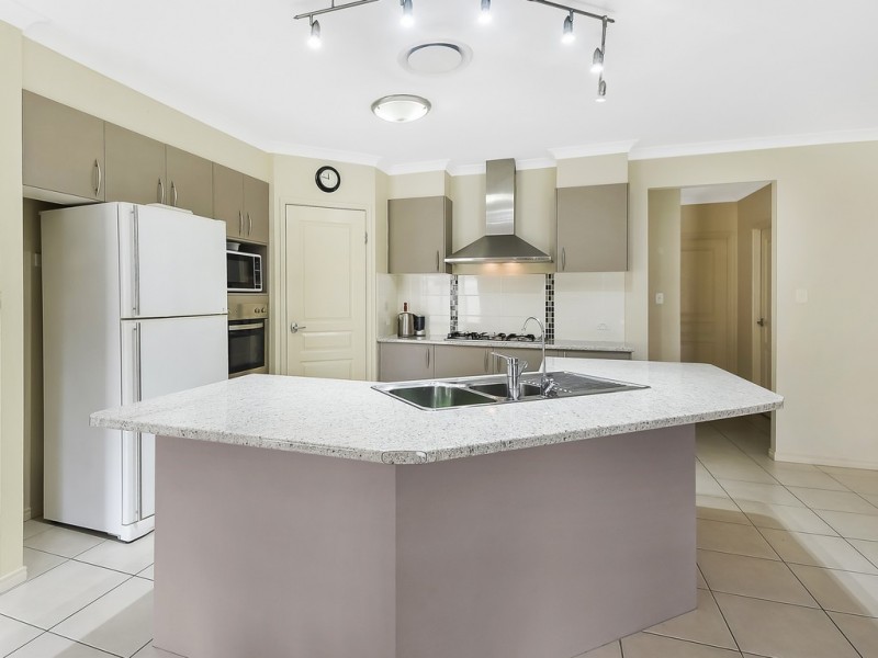 40 Lacewood Circuit, Warner QLD 4500