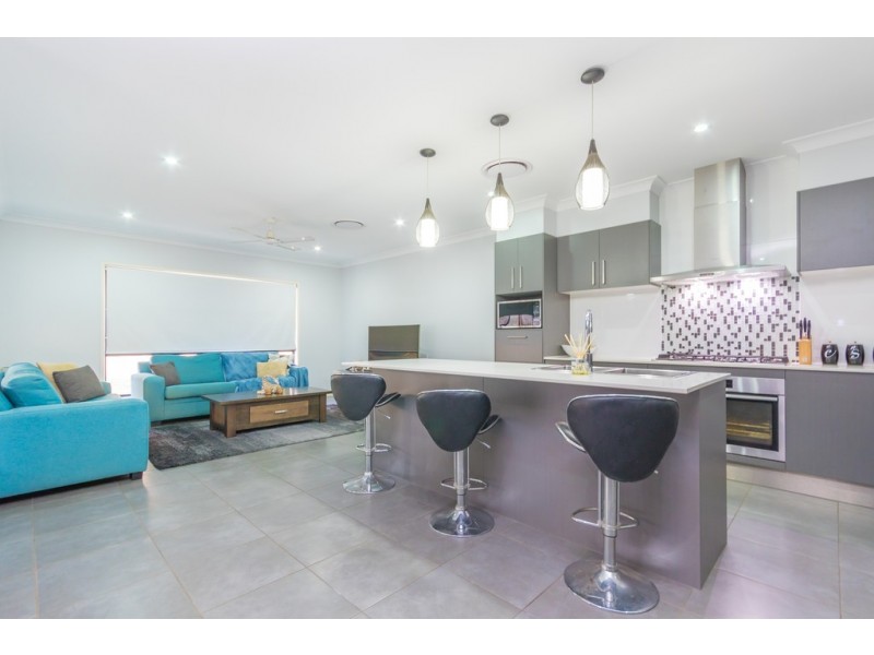 77 Cootharaba Crescent, Warner QLD 4500