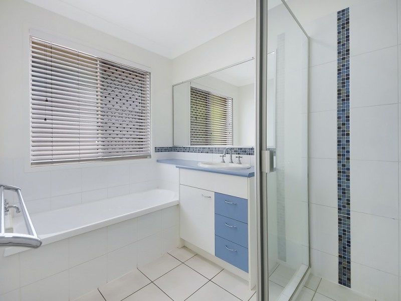 11 Paulette Court, Cashmere QLD 4500