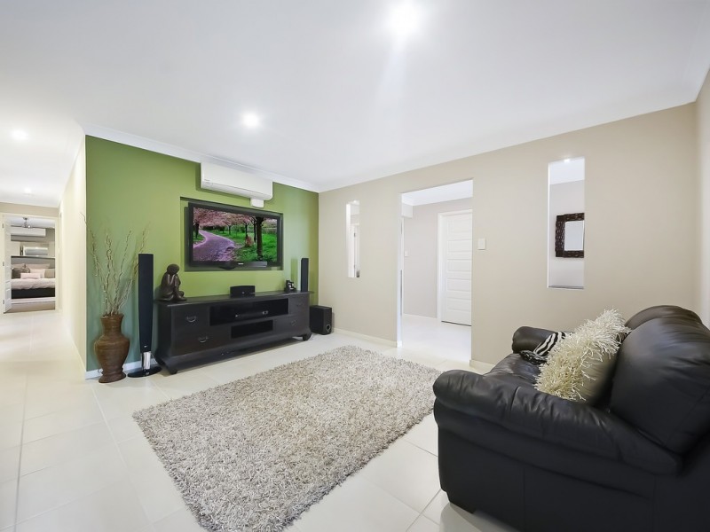 54 Solomon Parade, Warner QLD 4500