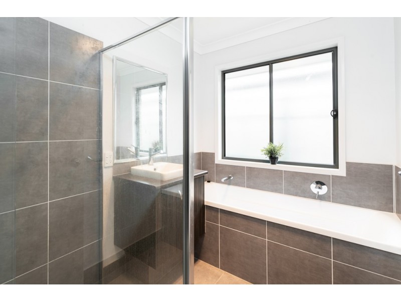 29 St Helen Crescent, Warner QLD 4500