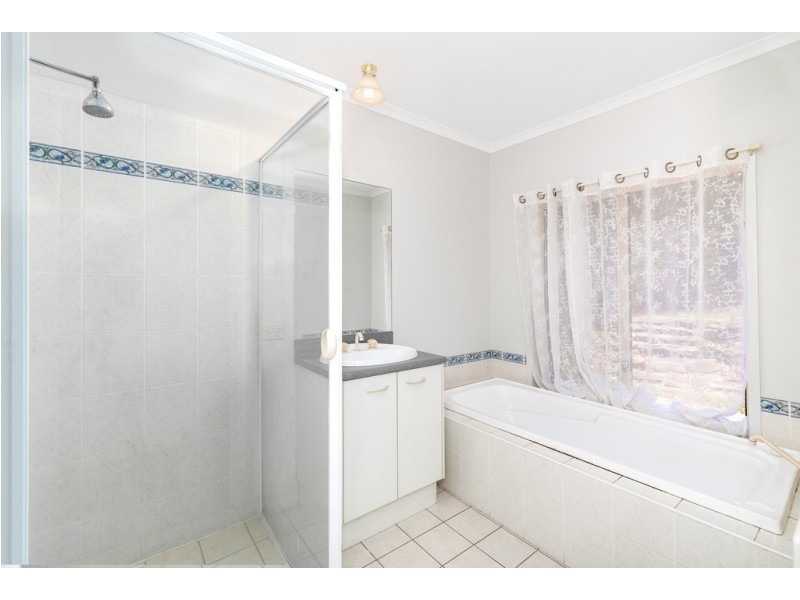 5 Kulara Place, Petrie QLD 4502