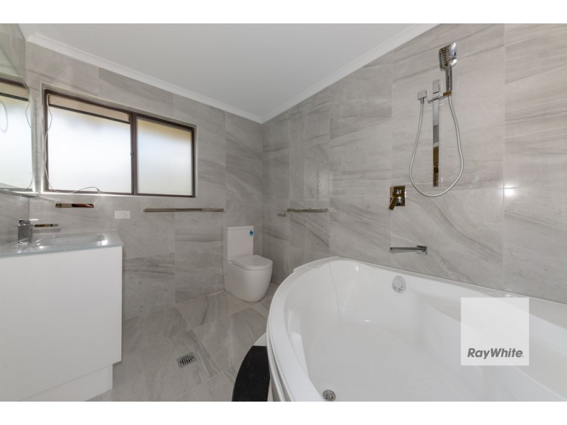 1 Eden Drive, Eatons Hill QLD 4037