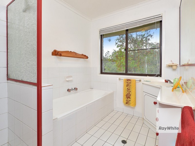 1 Eden Drive, Eatons Hill QLD 4037