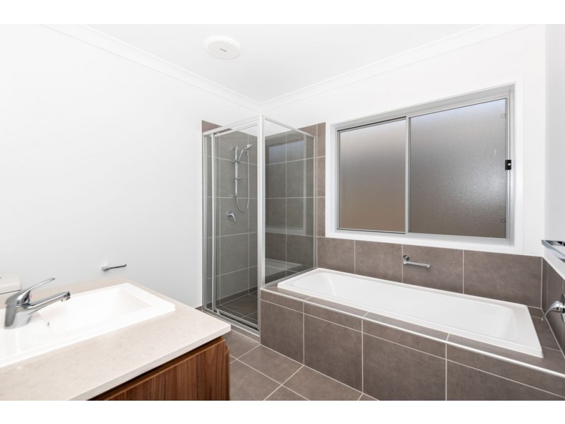 32 Gilvear Crescent, Strathpine QLD 4500